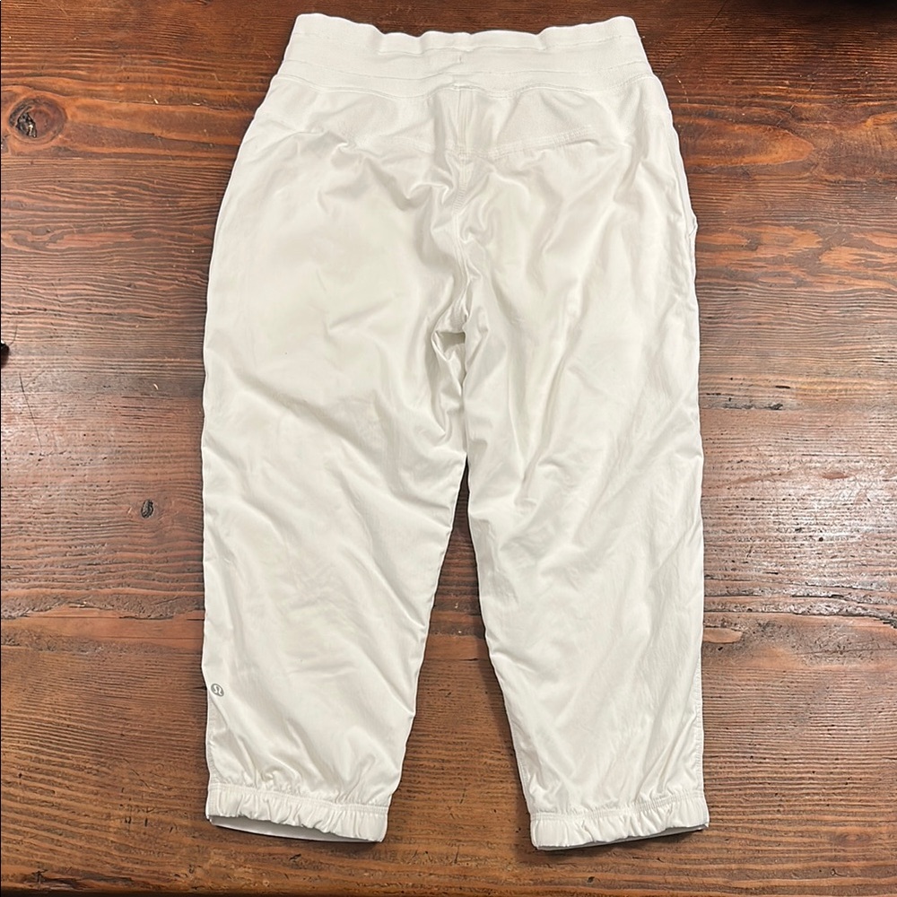 Lululemon joggers women’s  size 4 White joggers capris Sweatpants for Casual - Picture 2 of 12